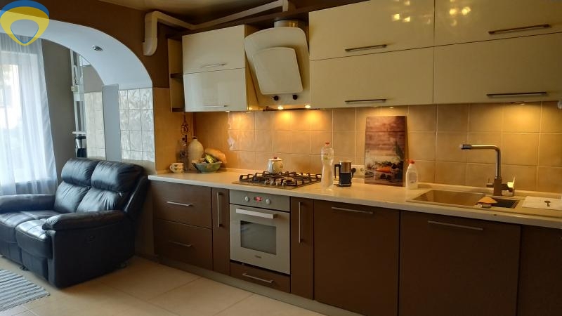 продажа двухкомнатной квартиры номер A-174358 в Малиновском районе, фото номер 5